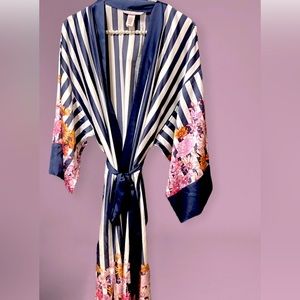 NWT Victorias Secret robe
